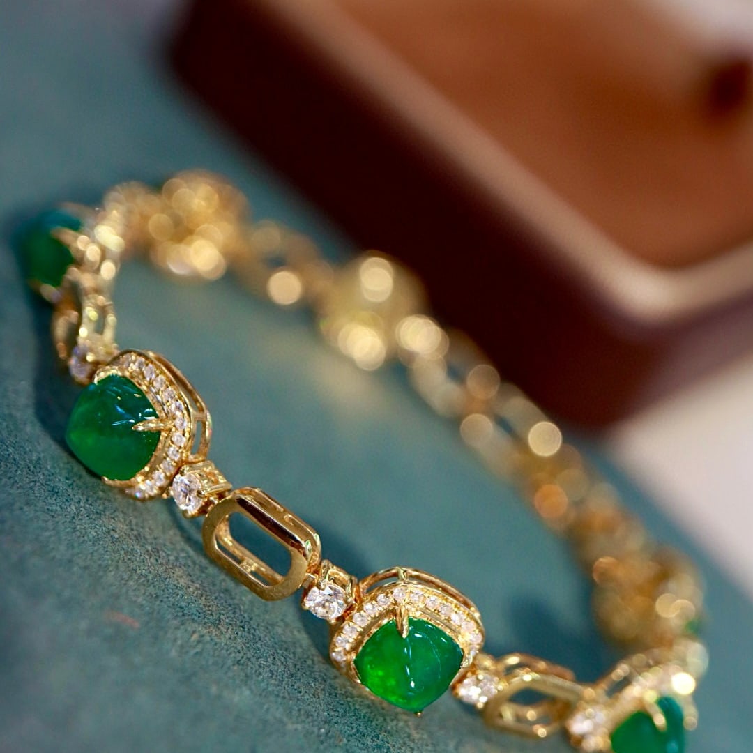 14k Gold 7.67 Ctw Vivid Green Natural Emerald & Diamond Bracelet - 7