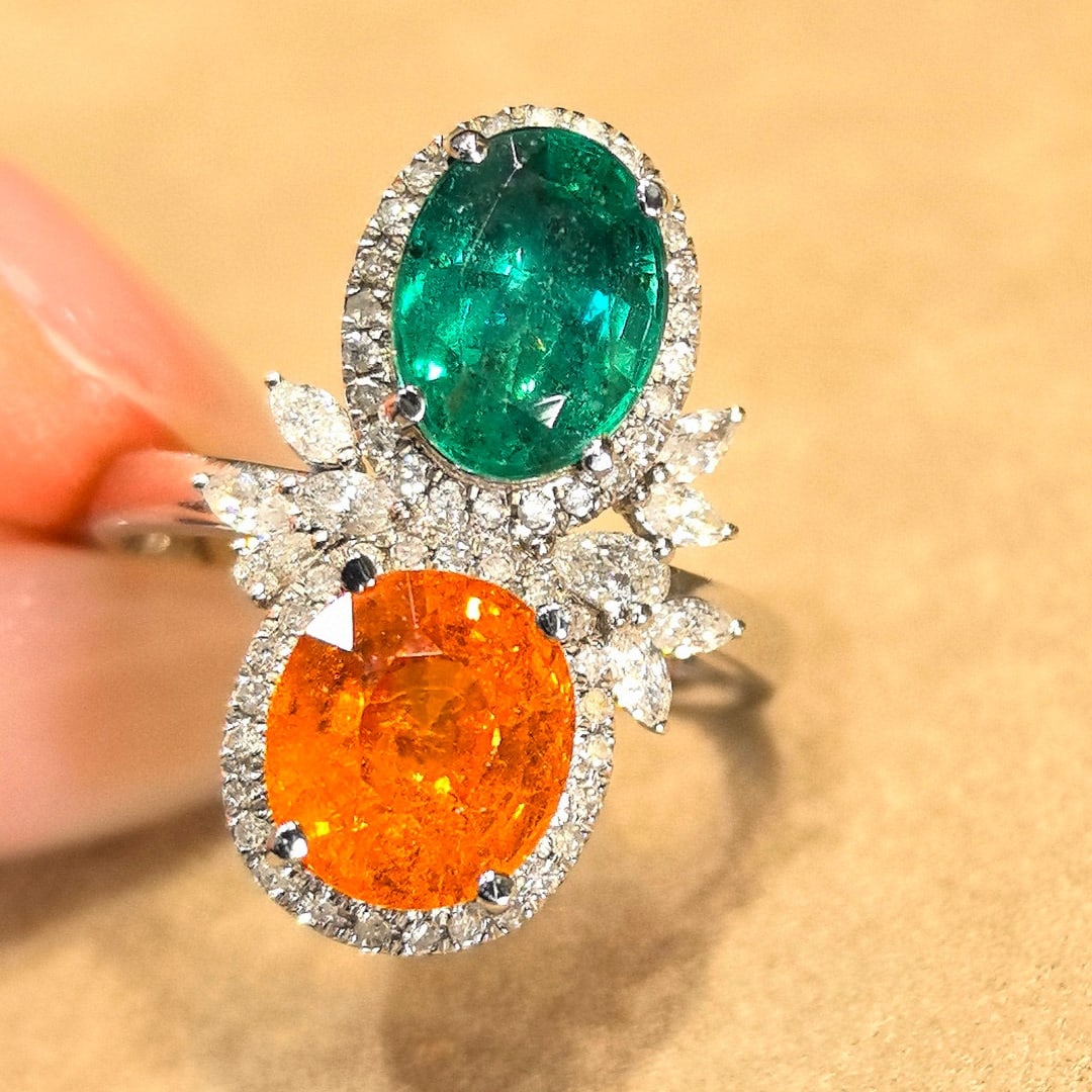 14k Gold 4.57 Ctw Natural Emerald & Spessartine & Toi Et Moi Ring: Ref:230954046 // gold content:14k gold // ring size:7. 25us // // main gemstone:emerald // shape:oval // carat weight:1. 82ct // color:green // treatment:natural // // adjacent gemstone 2 :