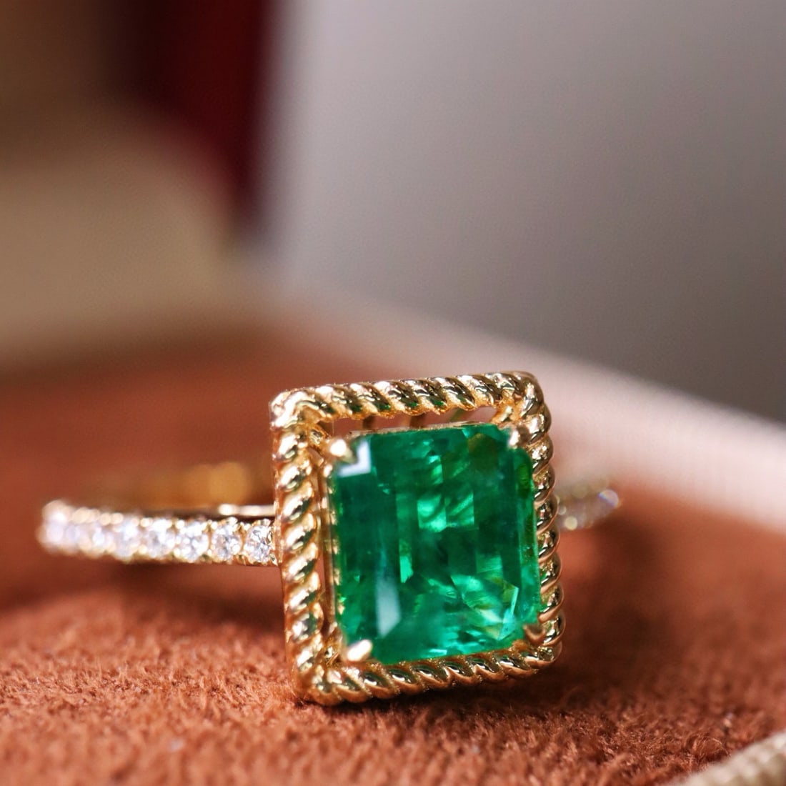 14k Gold 1.03 Ctw Natural Emerald & Diamond Ring - 2