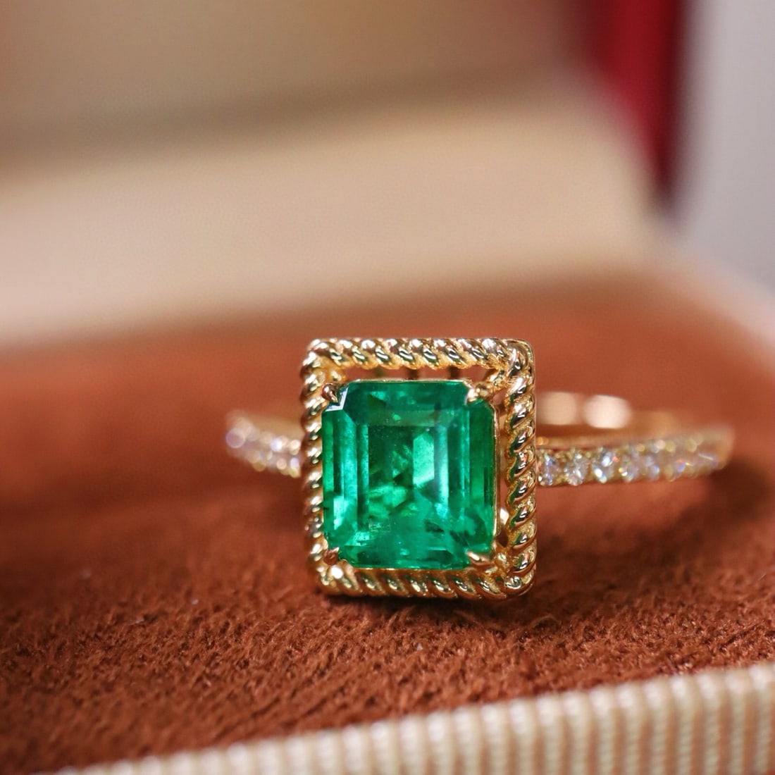 14k Gold 1.03 Ctw Natural Emerald & Diamond Ring - 3