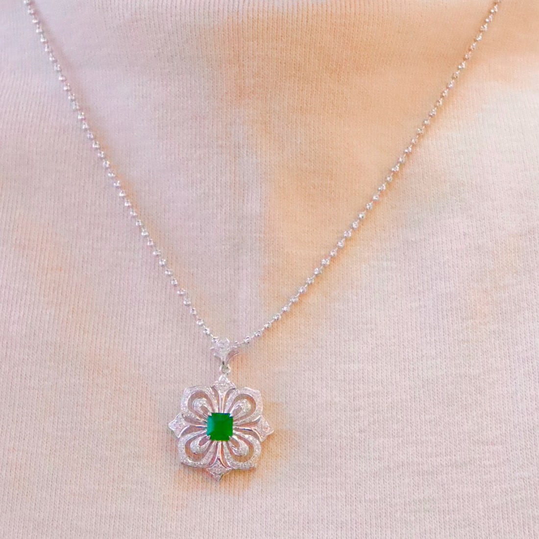 14k Gold 1.33 Ctw Vivid Green Natural Emerald & Diamond Pendant( Without Chain ) - 8