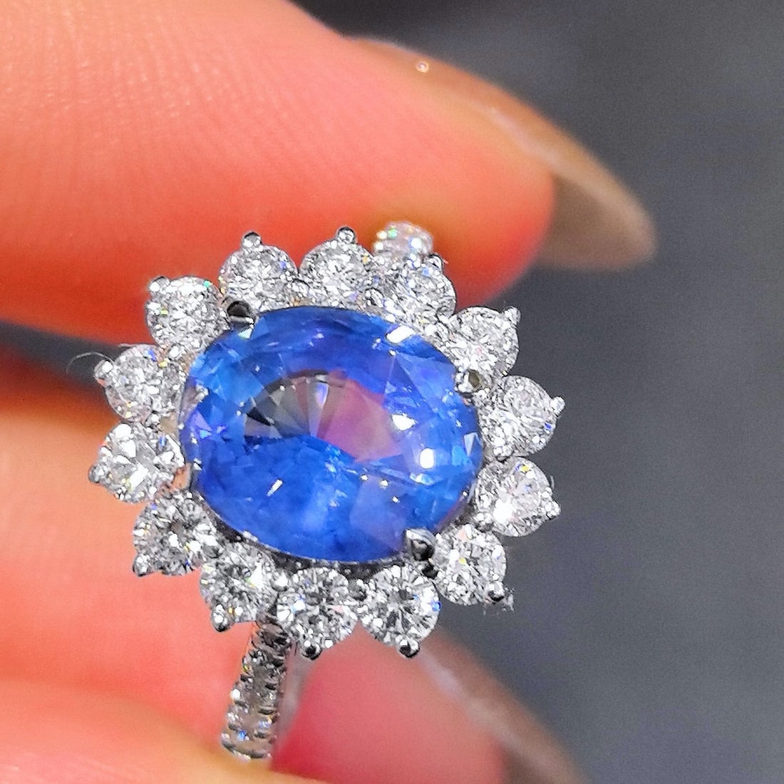 14k Gold 3.48 Ctw Natural Sapphire & Lab Grown Diamond Ring: Ref:230954072 // gold content:14k gold // ring size:7. 25us // // main gemstone:sapphire // shape:oval // carat weight:2. 45ct // color:blue // treatment:natural // // adjacent gemstone 2 : lab