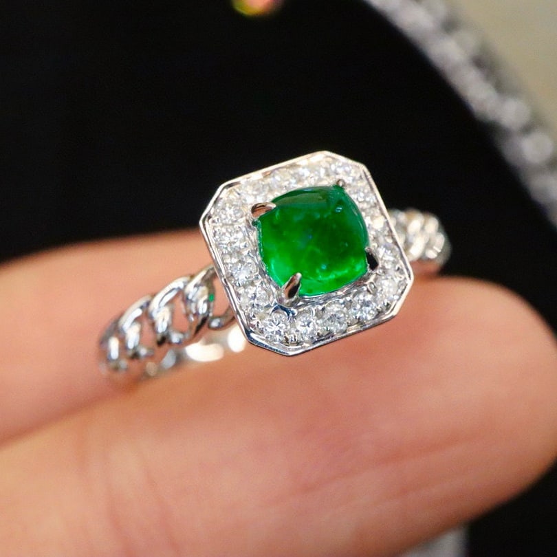 14k Gold 0.82 Ctw Vivid Green Natural Emerald & Diamond Ring - 2