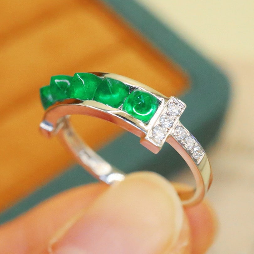 14k Gold 1.20 Ctw Vivid Green Natural Emerald & Diamond Ring - 4