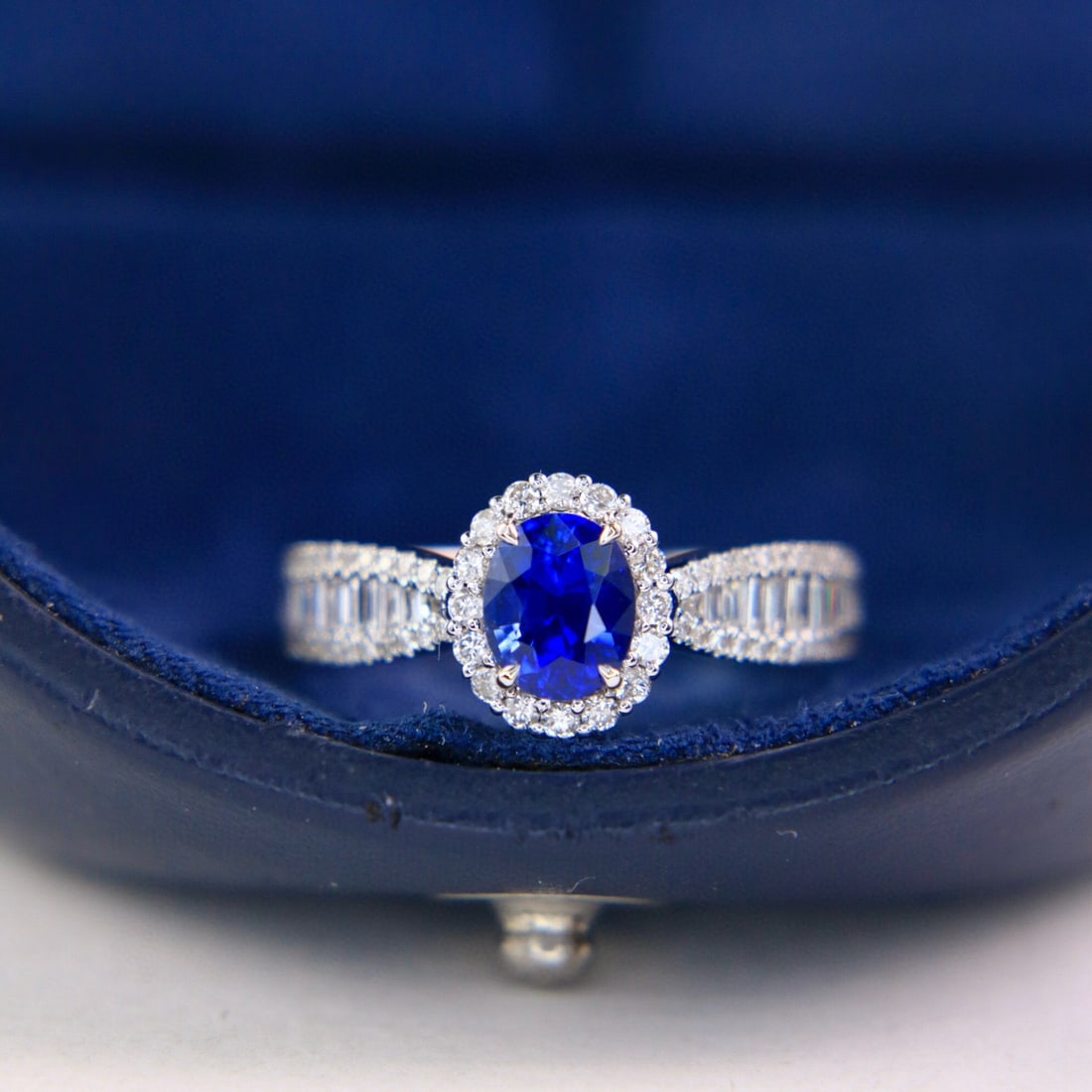 14k Gold 1.73 Ctw Natural Sapphire & Diamond Ring - 4