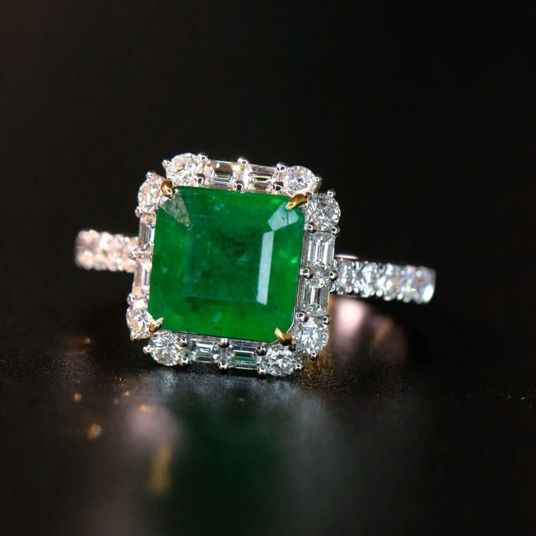 14k Gold 3.11 Ctw Vivid Green Natural Emerald & Diamond Ring: Ref:230954120 // gold content:14k gold // ring size:7. 25us // // main gemstone:emerald // shape:octagonal // carat weight:2. 36ct // color:vivid green // treatment:natural // // adjacent gemstone 2 :