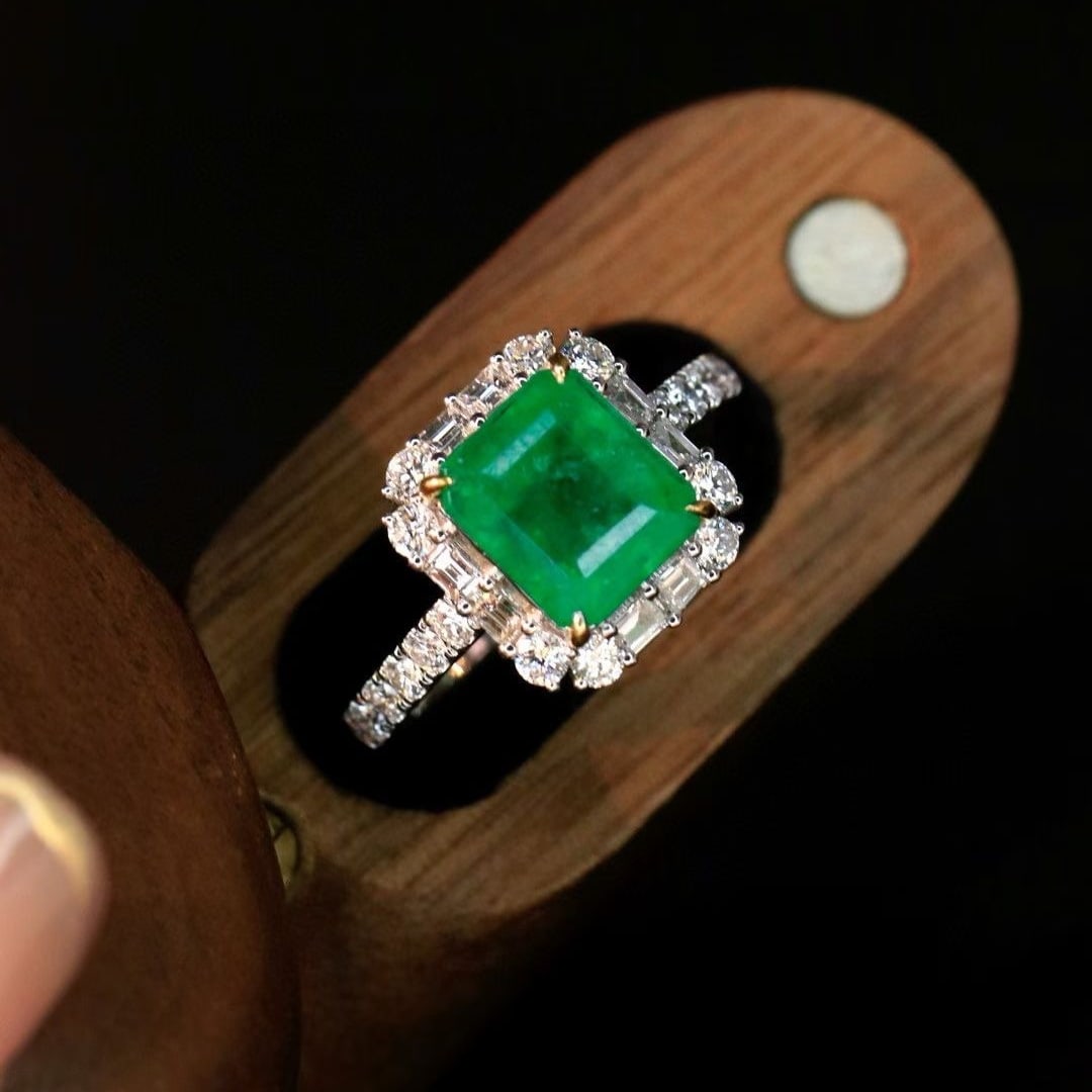 14k Gold 3.11 Ctw Vivid Green Natural Emerald & Diamond Ring - 4