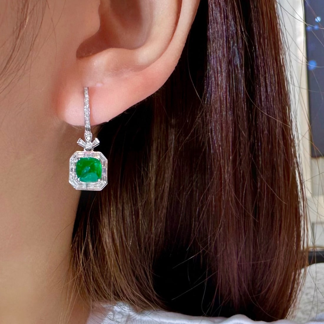 14k Gold 1.74 Ctw Vivid Green Natural Emerald & Diamond Earrings - 4