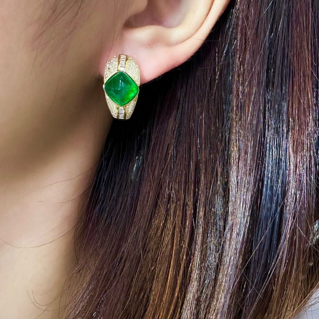 14k Gold 6.45 Ct Vivid Green Natural Emerald & Diamond Earrings - 4