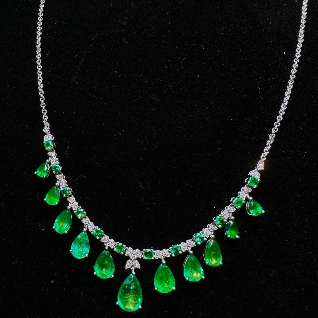 14k Gold 5.79 Ctw Vivid Green Natural Emerald & Diamond Necklace - 2