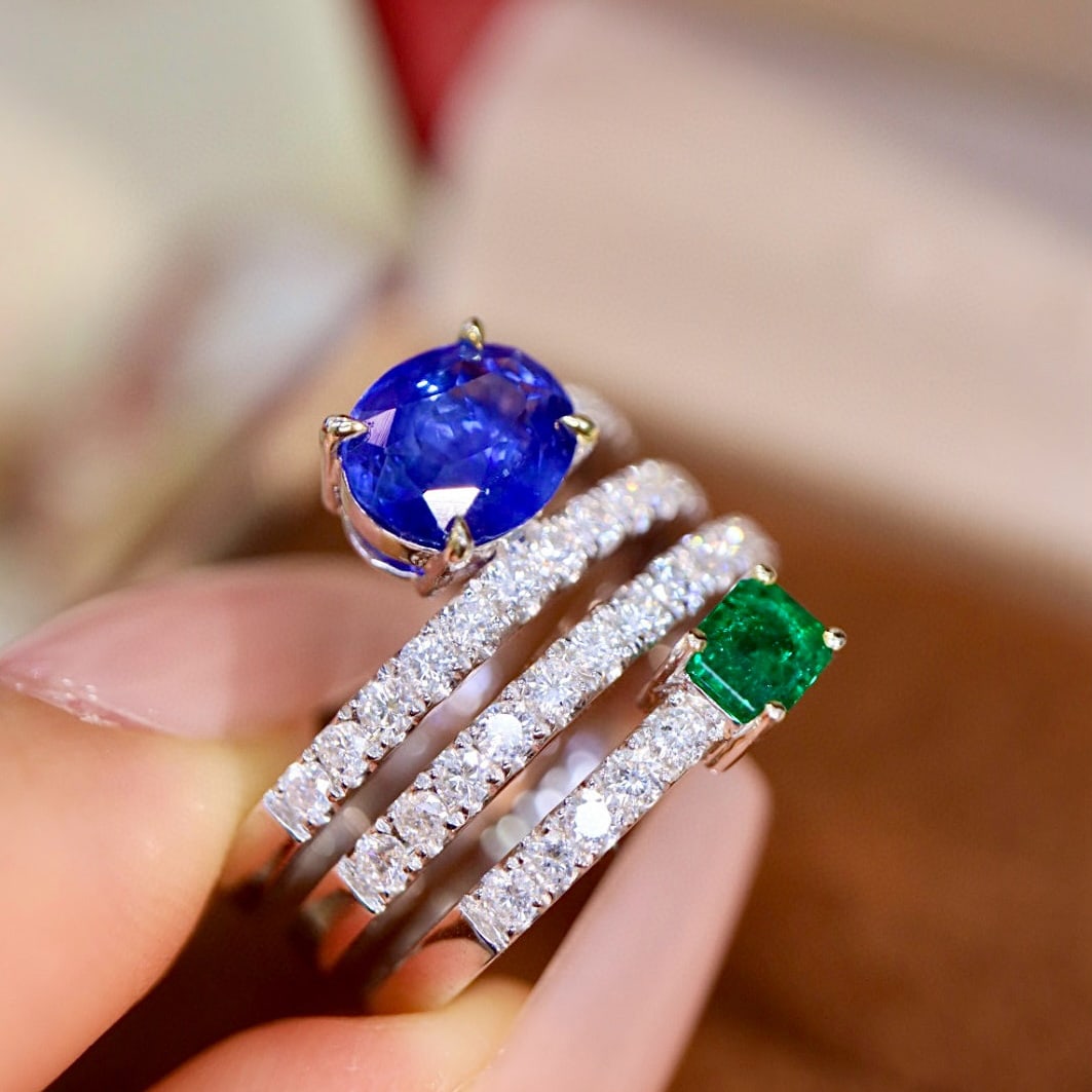 14k Gold 2.11 Ctw Natural Sapphire & Emerald Ring - 3