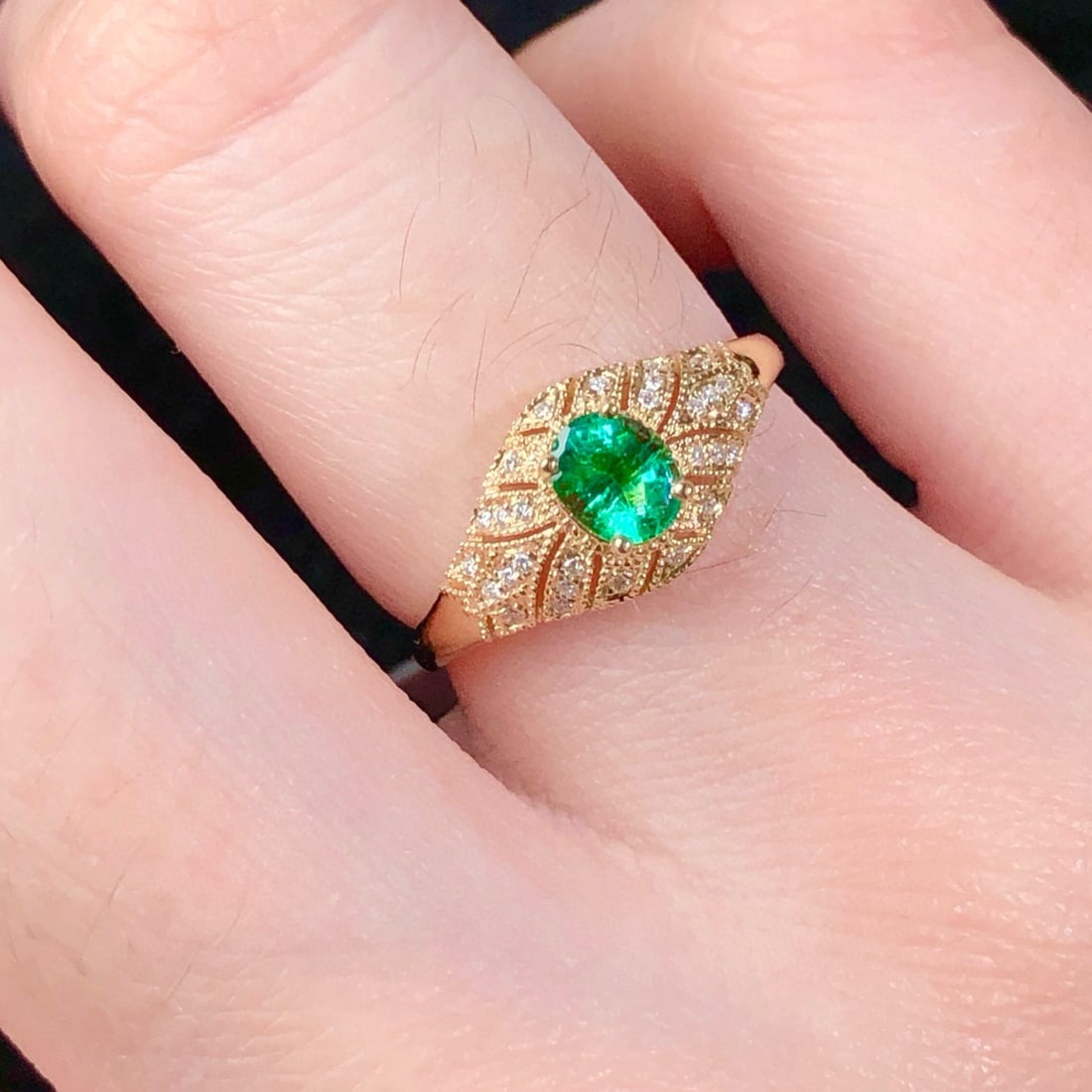 14k Gold 0.47 Ctw Natural Emerald & Diamond Ring - 6