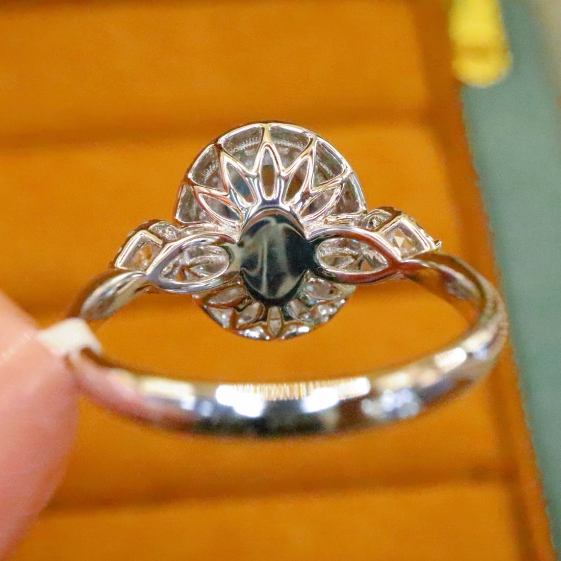 14k Gold 1.84 Ctw Natural Sapphire & Diamond Ring - 4