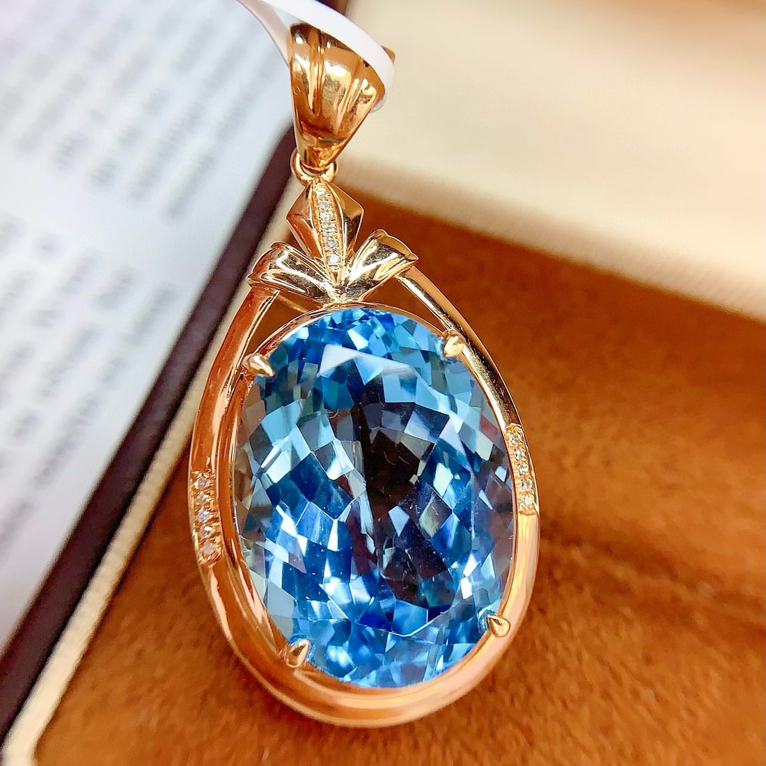 14k Gold 22.55 Ct Natural Topaz & Diamond Pendant( Without Chain ) - 5