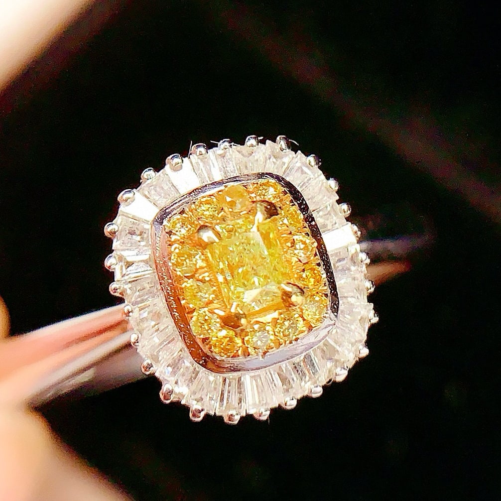14k Gold 0.25 Ct Natural Yellow Diamond & Diamond Ring - 3