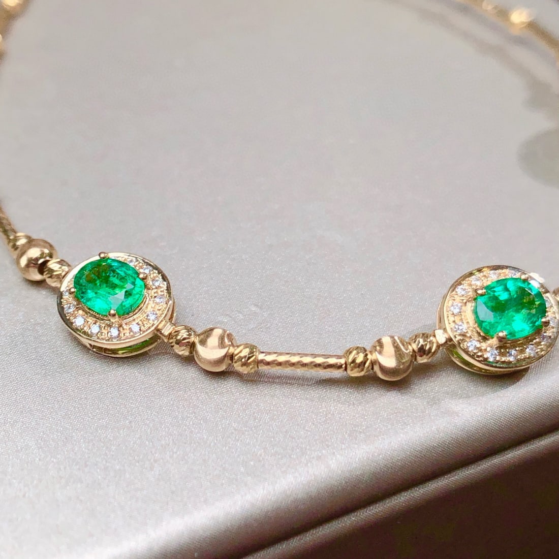 14k Gold 1.13 Ctw Natural Emerald & Diamond Bracelet - 2