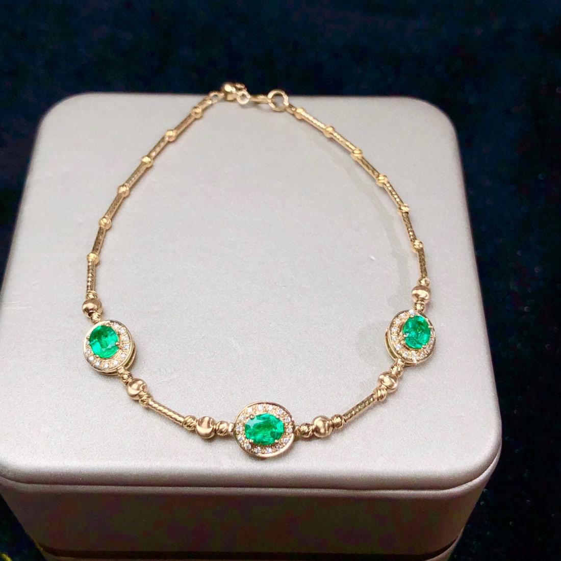 14k Gold 1.13 Ctw Natural Emerald & Diamond Bracelet - 4