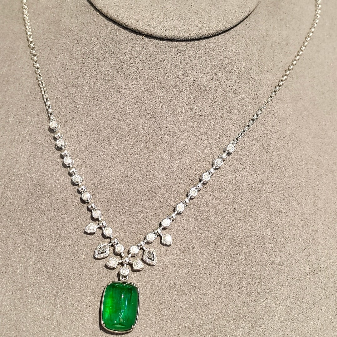 14k Gold 10.36 Ctw Vivid Green Natural Emerald & Diamond Necklace - 4