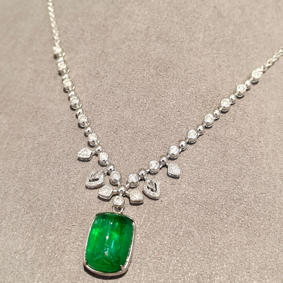 14k Gold 10.36 Ctw Vivid Green Natural Emerald & Diamond Necklace - 5