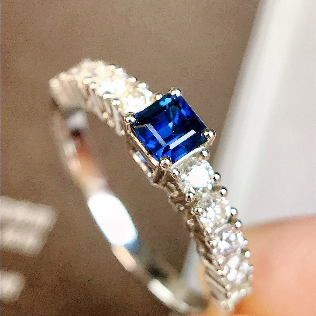 14k Gold 0.82 Ctw Vivid Blue Natural Sapphire & Diamond Ring - 2