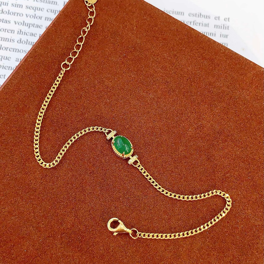 14k Gold 1 Ct Natural Emerald & Diamond Bracelet: Ref:230954238 // gold content:14k gold // main gemstone:emerald // shape:oval // carat weight:1ct // color:green // treatment:natural // // adjacent gemstone 2 : diamond // number of stones:10 //