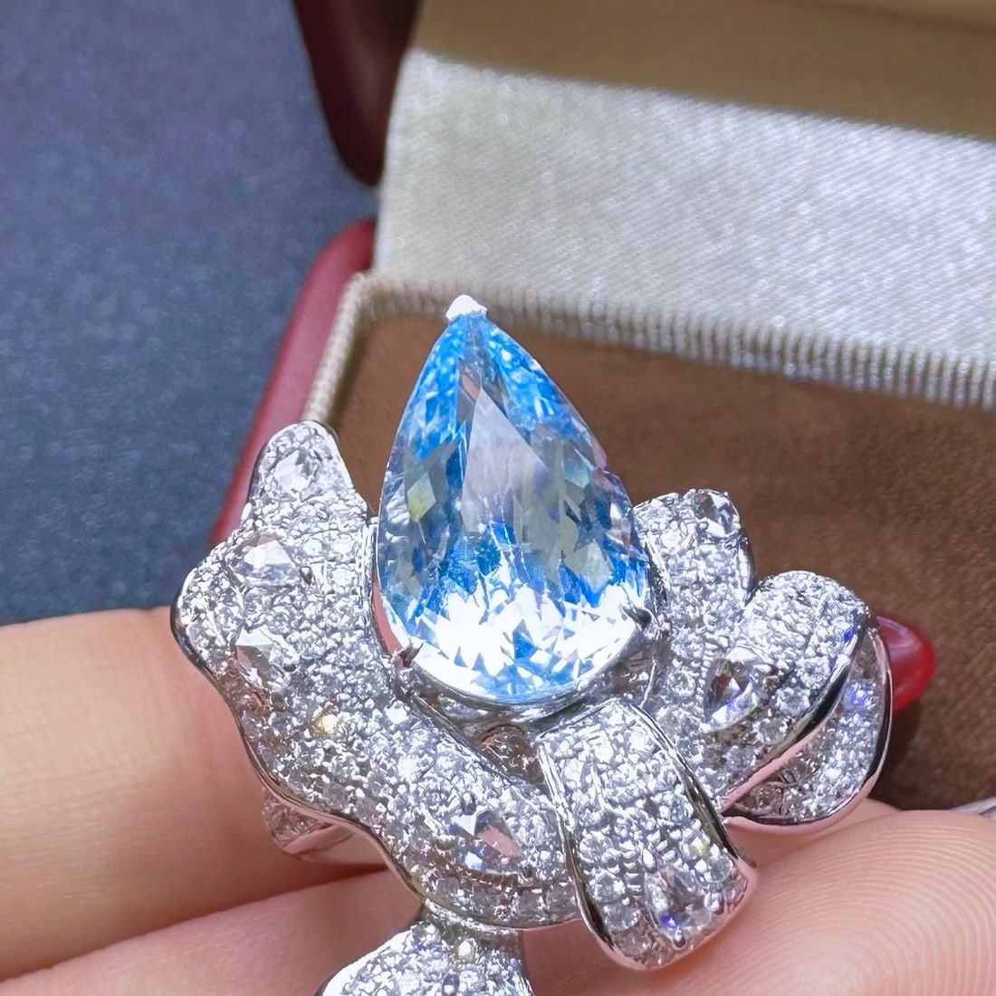 14k Gold 4.70 Ctw Natural Aquamarine & Diamond Ring - 2