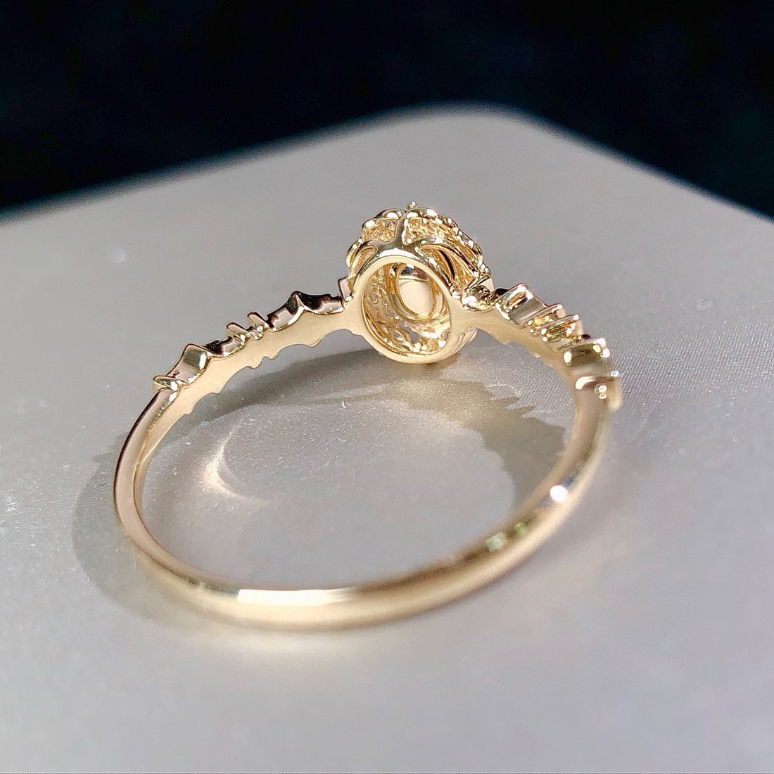 14k Gold 0.27 Ctw Vivid Green Natural Tsavorite & Diamond Ring - 8