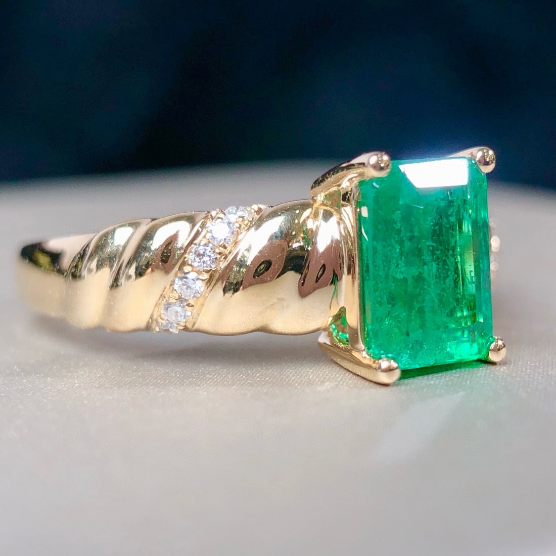 14k Gold 1.06 Ctw Natural Emerald & Diamond Ring - 5