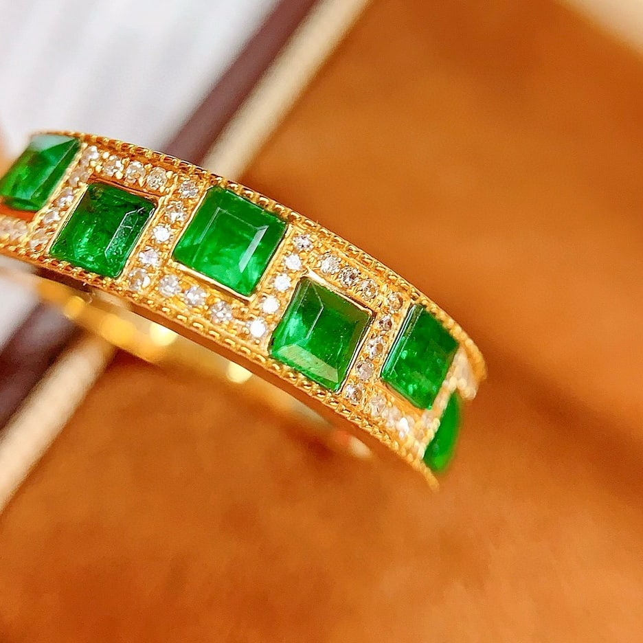 14k Gold 1.1 Ct Vivid Green Natural Emerald & Diamond Ring: Ref:230954266 // gold content:14k gold // ring size:7. 25us // // main gemstone:emerald // shape:square // carat weight:1. 1ct // color:vivid green // treatment:natural // // adjacent gemstone 2 :