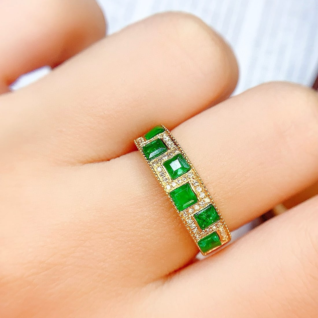 14k Gold 1.1 Ct Vivid Green Natural Emerald & Diamond Ring - 6