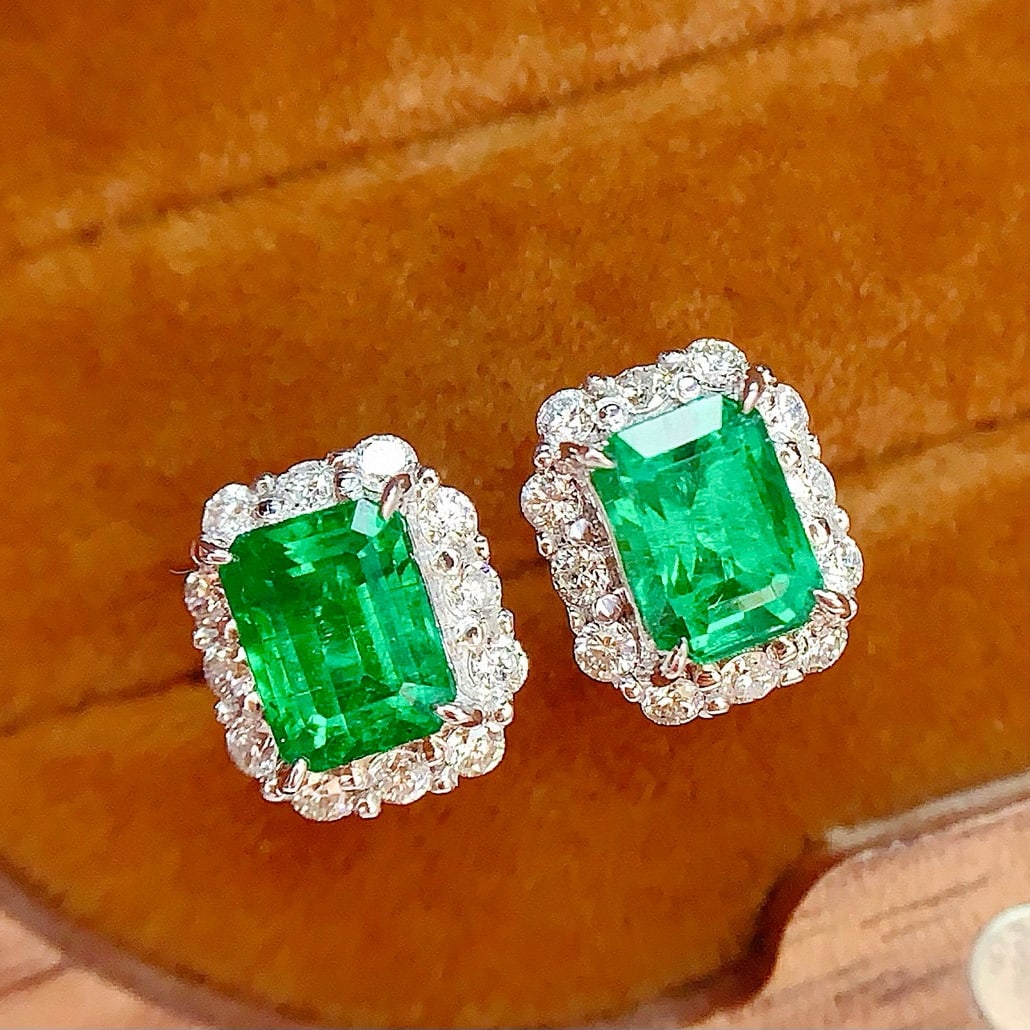14k Gold 2.1 Ct Vivid Green Natural Emerald & Diamond Earrings - 3