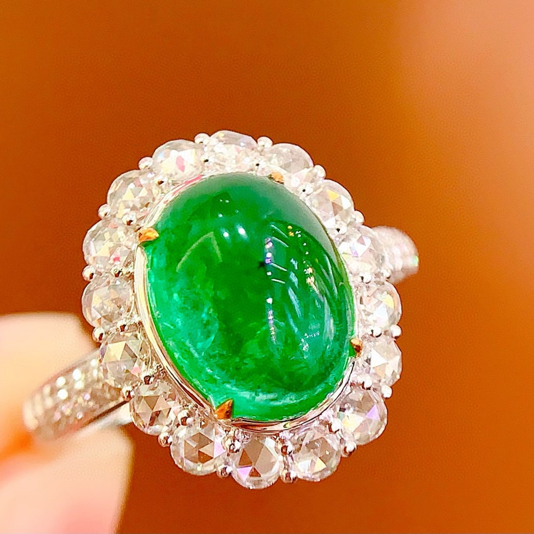 14k Gold 4.88 Ct Natural Emerald & Diamond Ring - 2