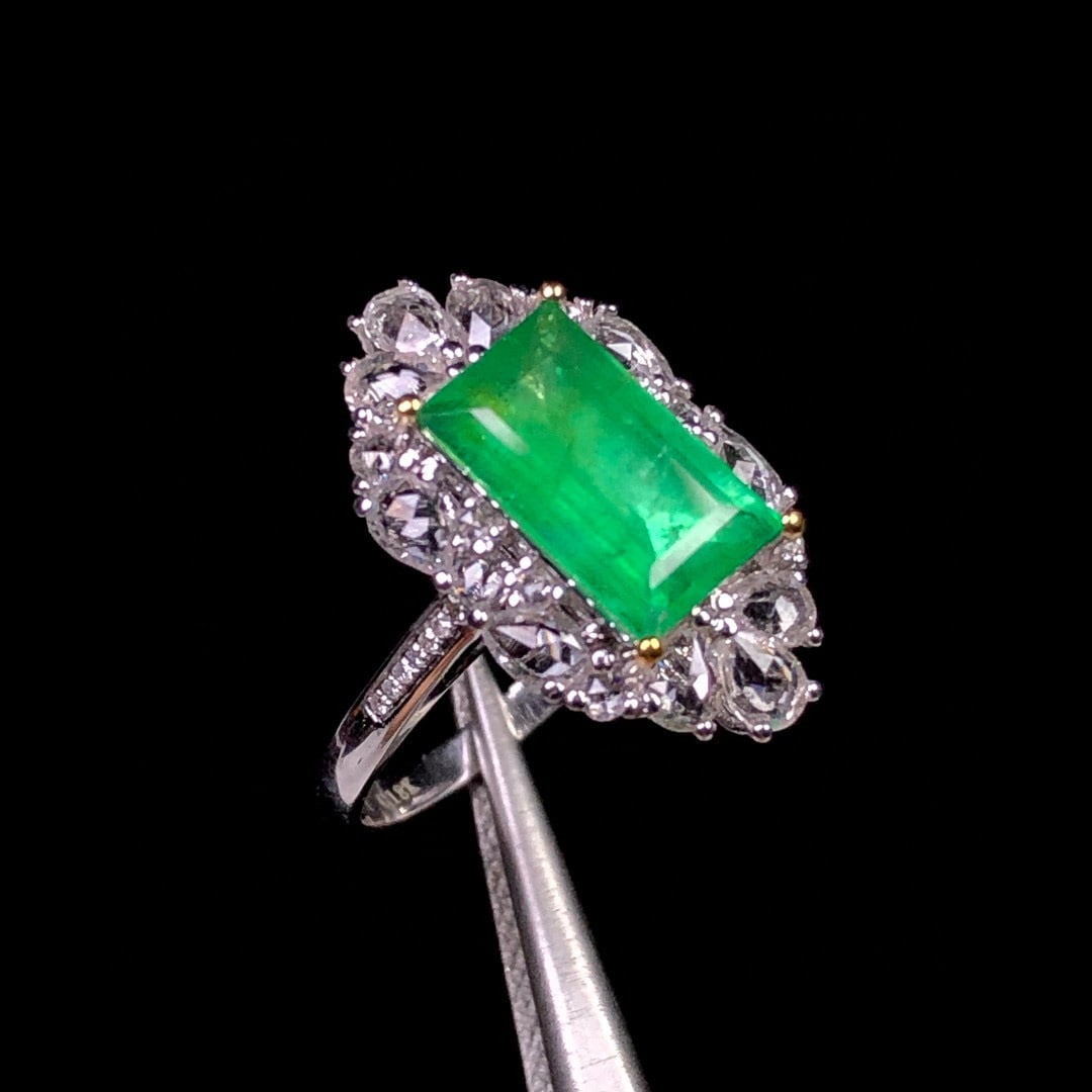 14k Gold 1.9 Ct Vivid Green Natural Emerald & Diamond Ring - 2