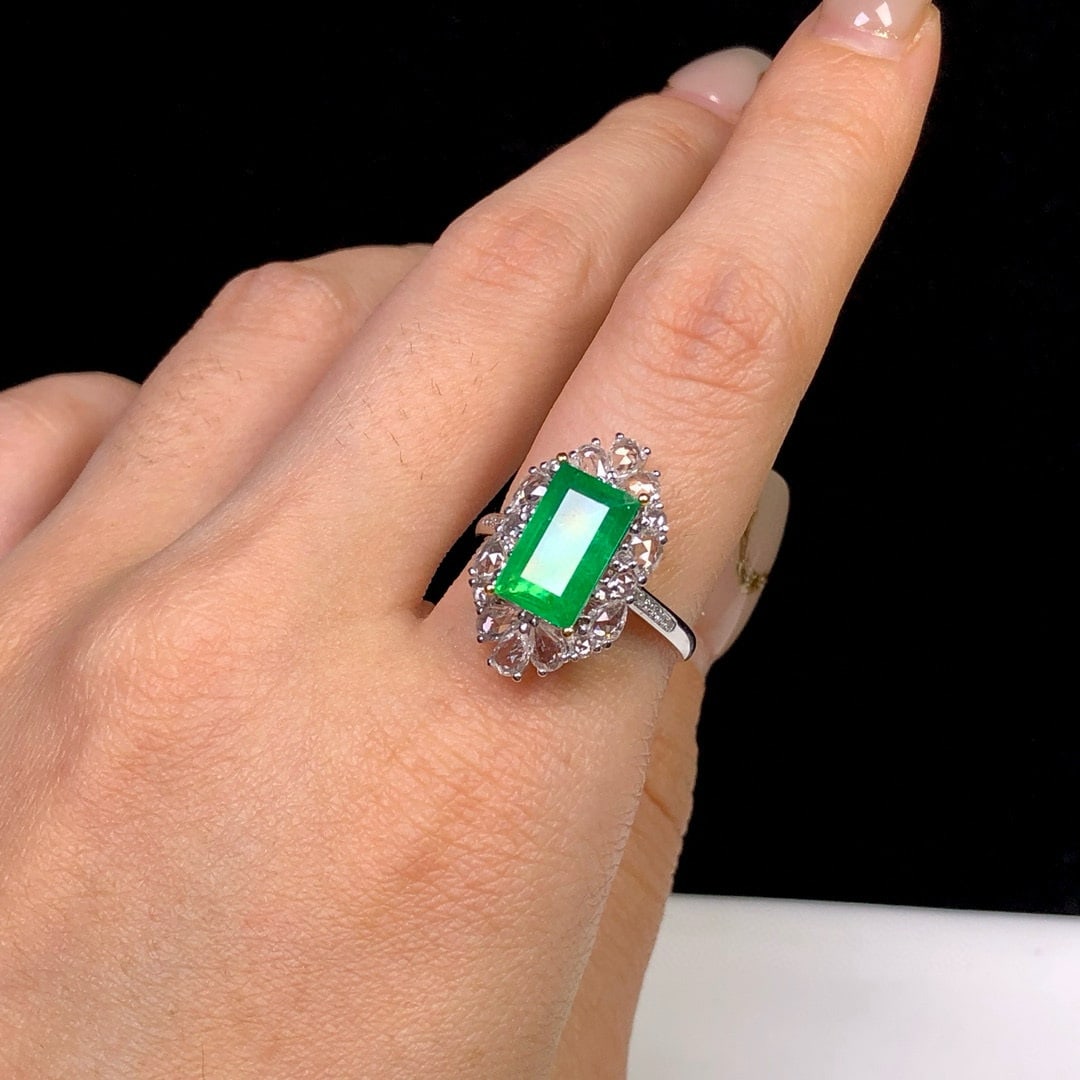 14k Gold 1.9 Ct Vivid Green Natural Emerald & Diamond Ring - 6
