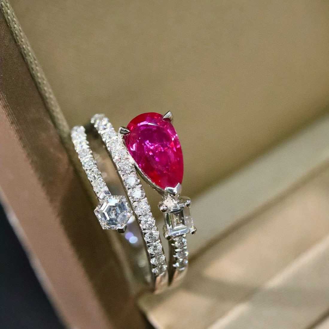 14k Gold 1.25 Ctw Natural Ruby & Diamond Ring - 3