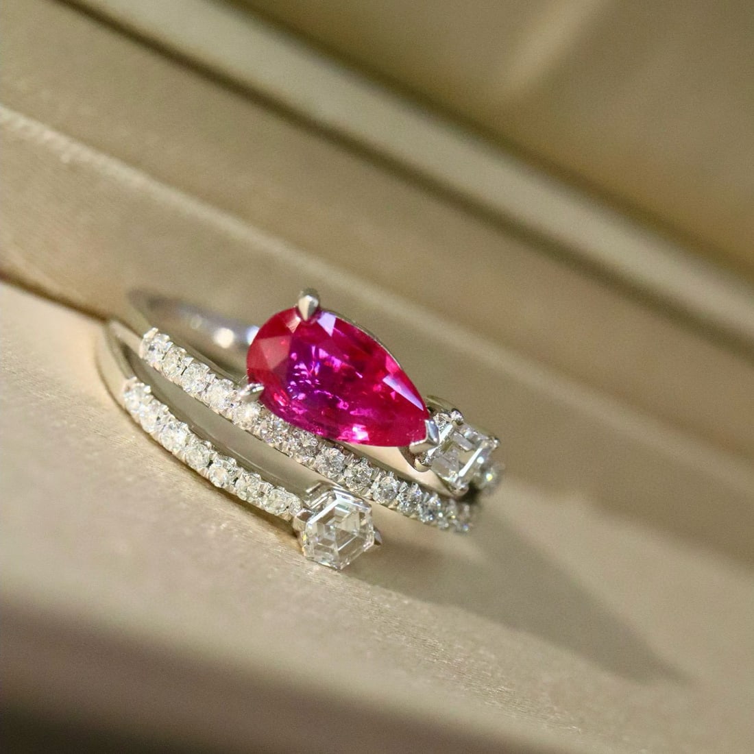 14k Gold 1.25 Ctw Natural Ruby & Diamond Ring - 4