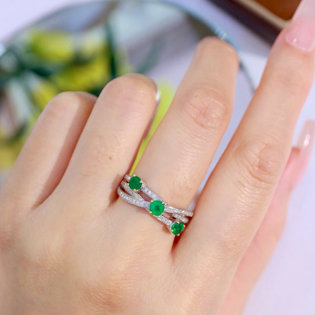 14k Gold 1.05 Ctw Vivid Green Natural Emerald & Diamond Ring - 4