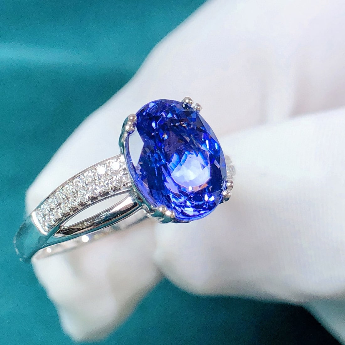 14k Gold 3.11 Ctw Natural Tanzanite & Diamond Ring - 4