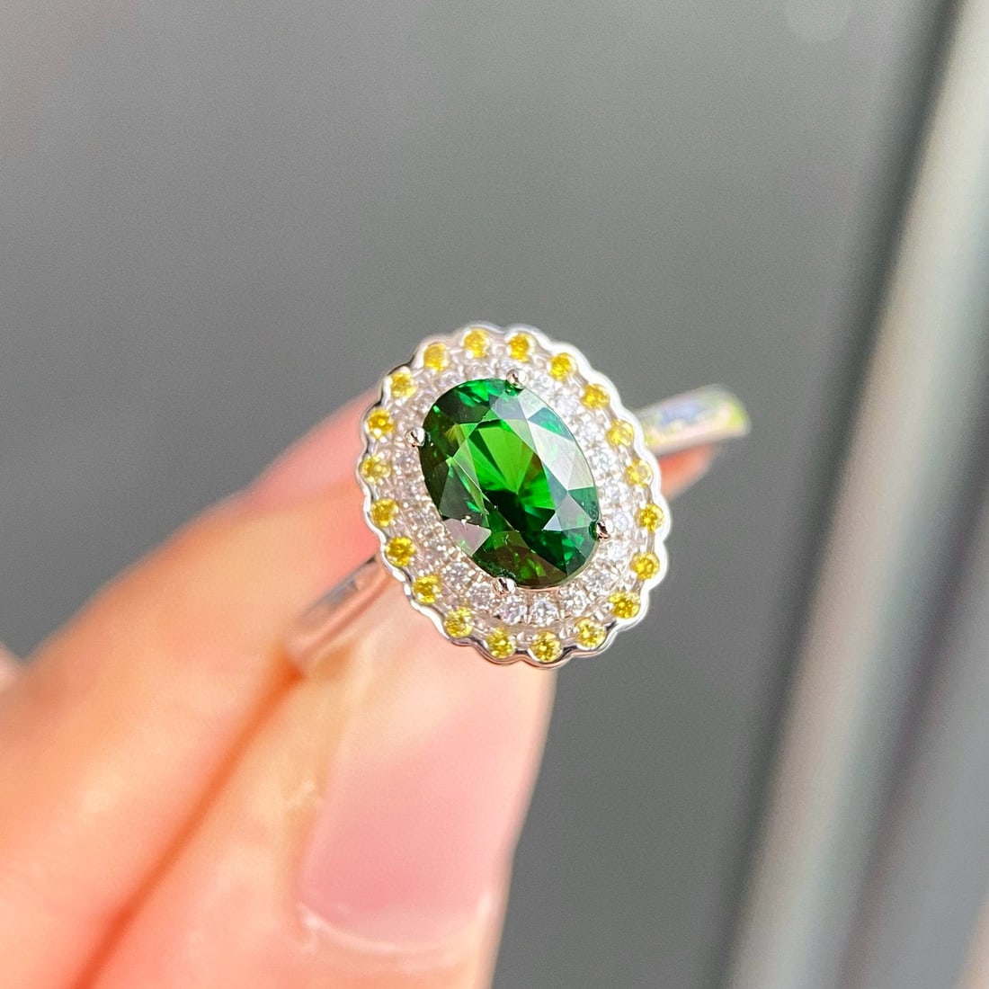 14k Gold 1.6 Ctw Natural Tsavorite & Diamond Ring - 2