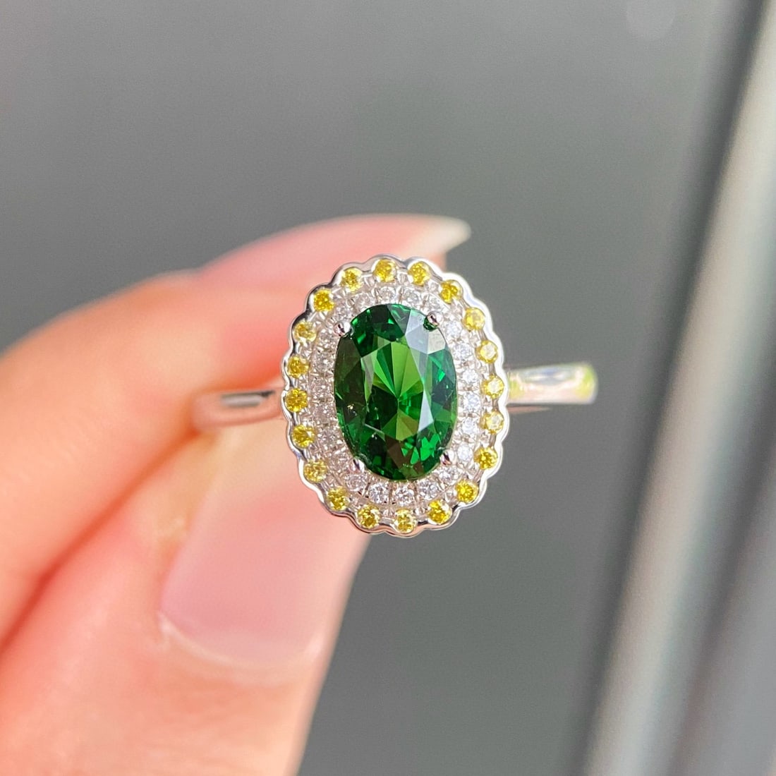14k Gold 1.6 Ctw Natural Tsavorite & Diamond Ring - 4