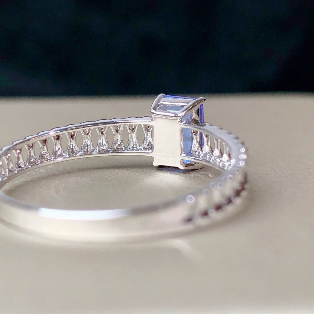 14k Gold 0.62 Ct Natural Tanzanite Ring - 6