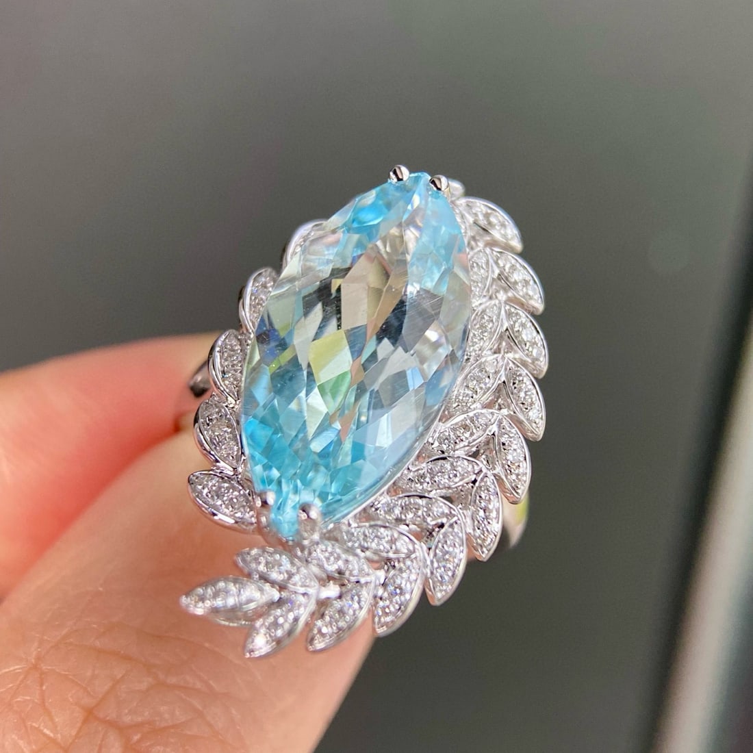 14k Gold 8.98 Ctw Natural Aquamarine & Diamond Ring - 3