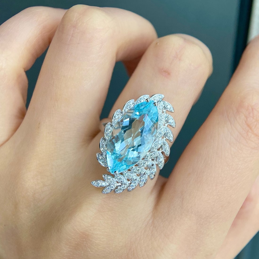 14k Gold 8.98 Ctw Natural Aquamarine & Diamond Ring - 4