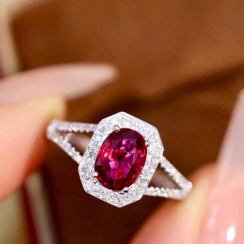 14k Gold 1.07 Ctw Natural Ruby & Diamond Ring: Ref:230954333 // gold content:14k gold // ring size:7. 25us // // main gemstone:ruby // shape:oval // carat weight:0. 92ct // color:red // treatment:natural // // adjacent gemstone 2 : diamond // shap