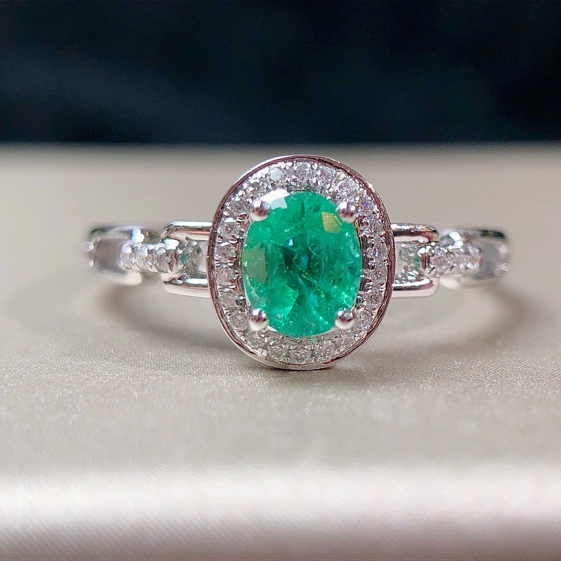 14k Gold 0.44 Ctw Natural Emerald & Diamond Ring - 4