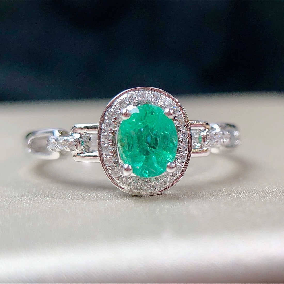 14k Gold 0.44 Ctw Natural Emerald & Diamond Ring - 5