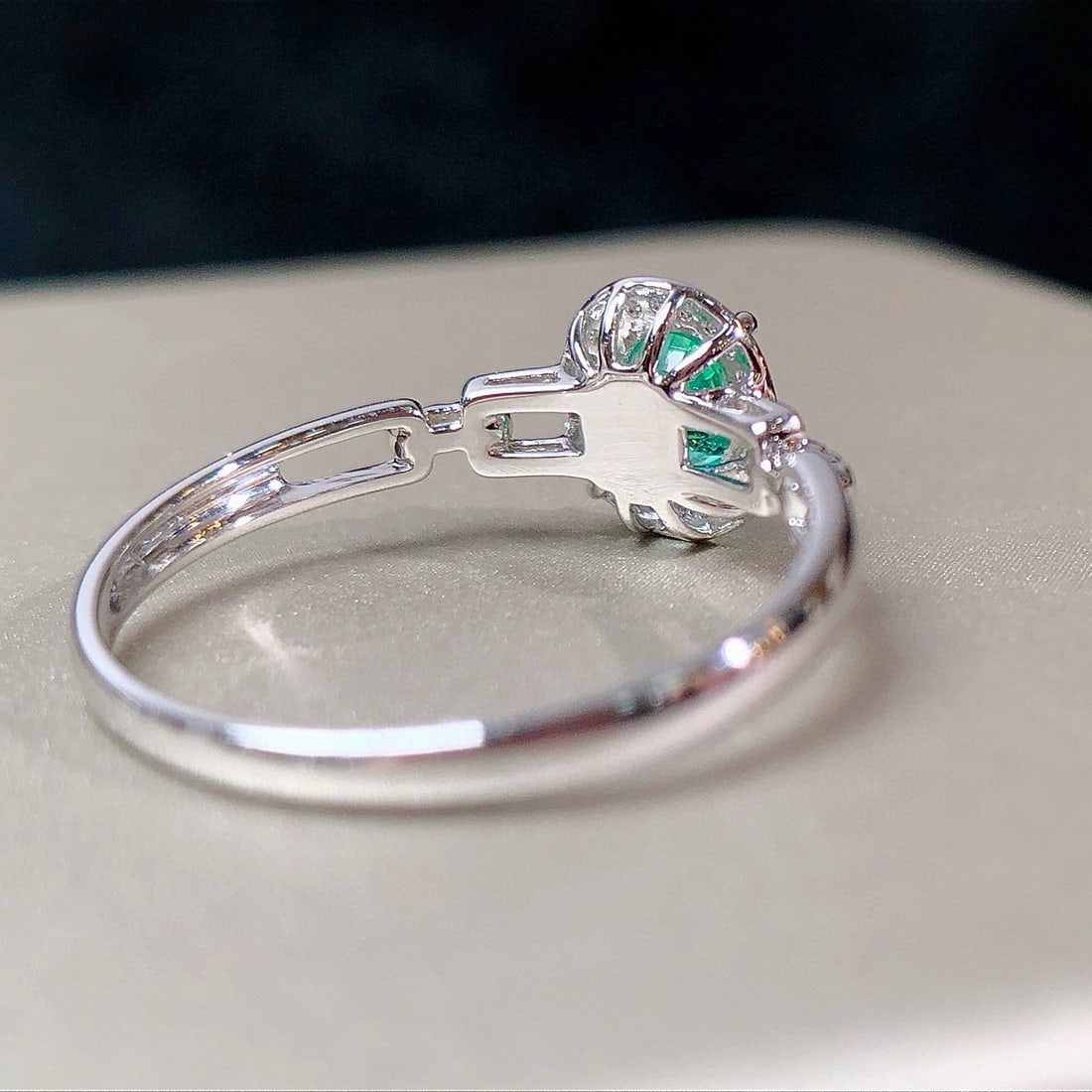 14k Gold 0.44 Ctw Natural Emerald & Diamond Ring - 7