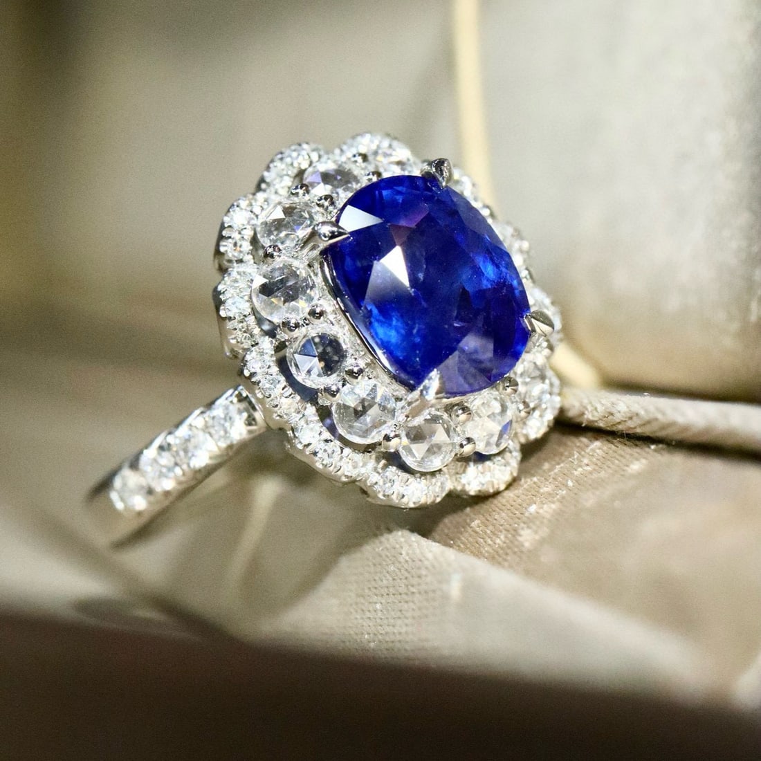 14k Gold 3.07 Ctw Vivid Blue Natural Sapphire & Diamond Ring - 2