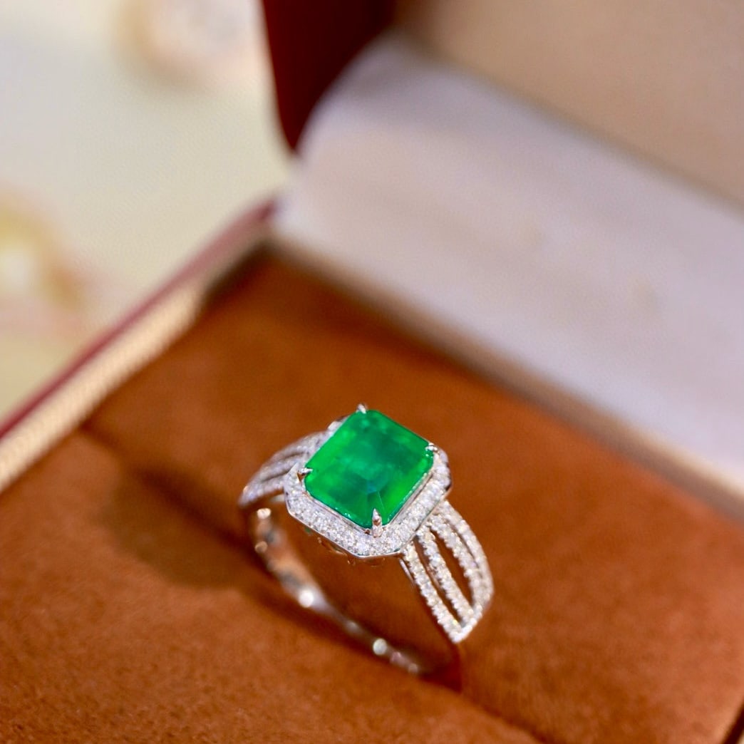 14k Gold 2.15 Ctw Natural Emerald & Diamond Ring - 6