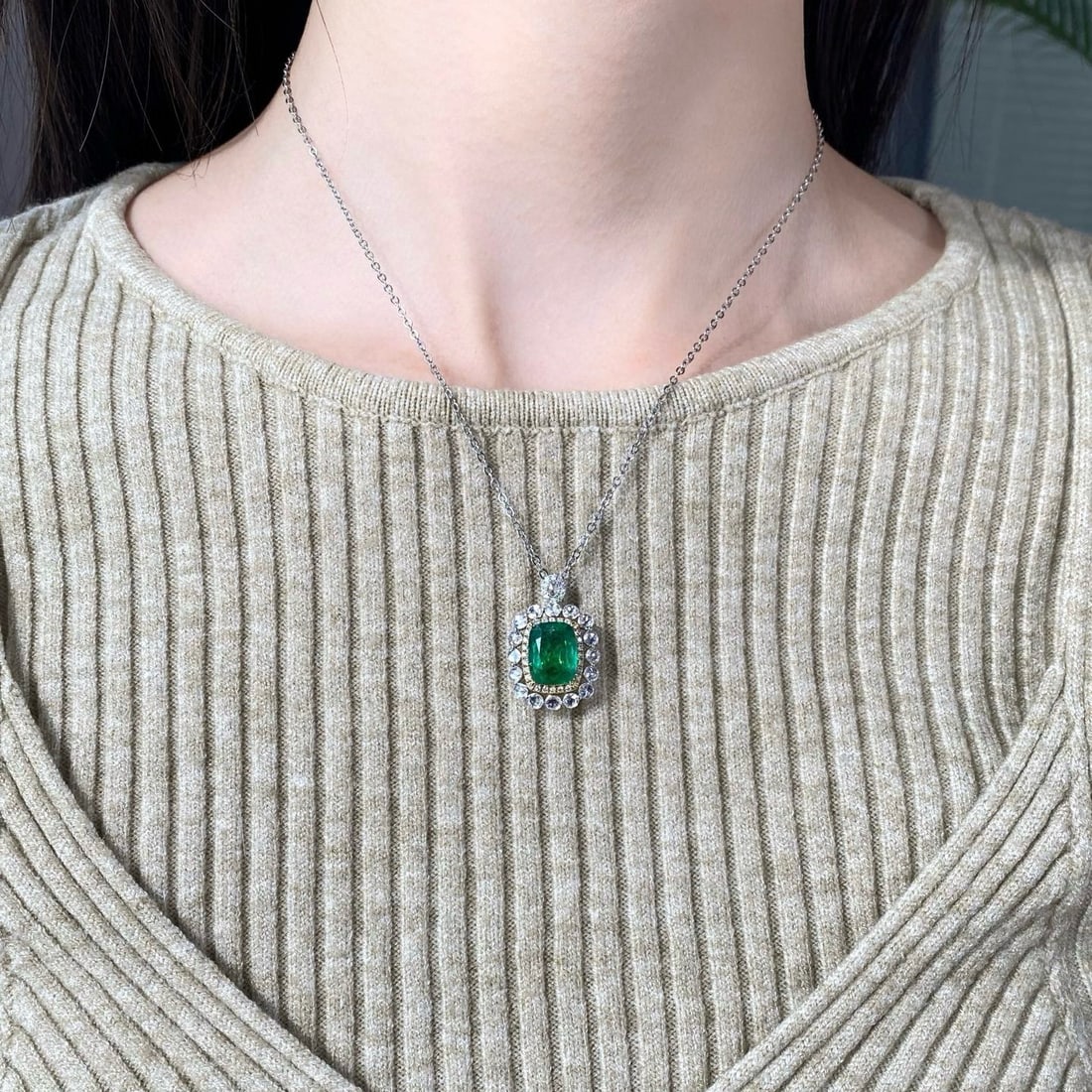 14k Gold 5.74 Ctw Vivid Green Natural Emerald & Diamond Ring/pendant( Without Chain ) - 5